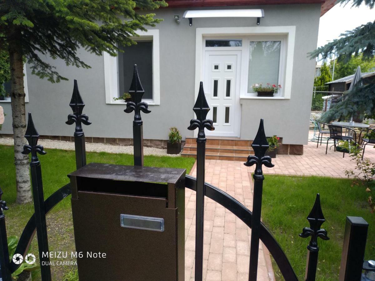 Pe-Ki Apartman Petfurdo Apartment Varpalota Exterior photo